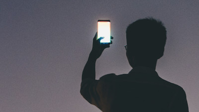 Свежие новости: В Николаеве жители массово начали получать сообщения о «прослушке» всех их разговоров