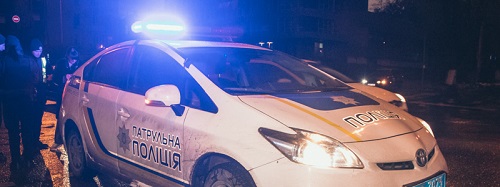 Фото новости: В Киеве двое мужчин на черном BMW украли $130 000: введен план «Перехват» Свежие новости: В Киеве двое мужчин на черном BMW украли $130 000: введен план «Перехват»