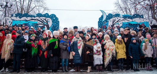 Фото новости: В Николаеве одновременно со всей Украиной спели колядку «Нова радість стала». ВИДЕО Свежие новости: В Николаеве одновременно со всей Украиной спели колядку «Нова радість стала». ВИДЕО