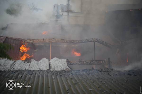 Свіжі новини: В Одесі горів склад меблевого підприємства: загинули дві жінки