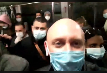 Свежие новости: ВИДЕО: Из Италии в Киев прибыл самолет с больными пассажирами