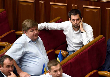 Свежие новости: В сети собирают деньги на антирекламу нардепам Ливику и Макарьяну