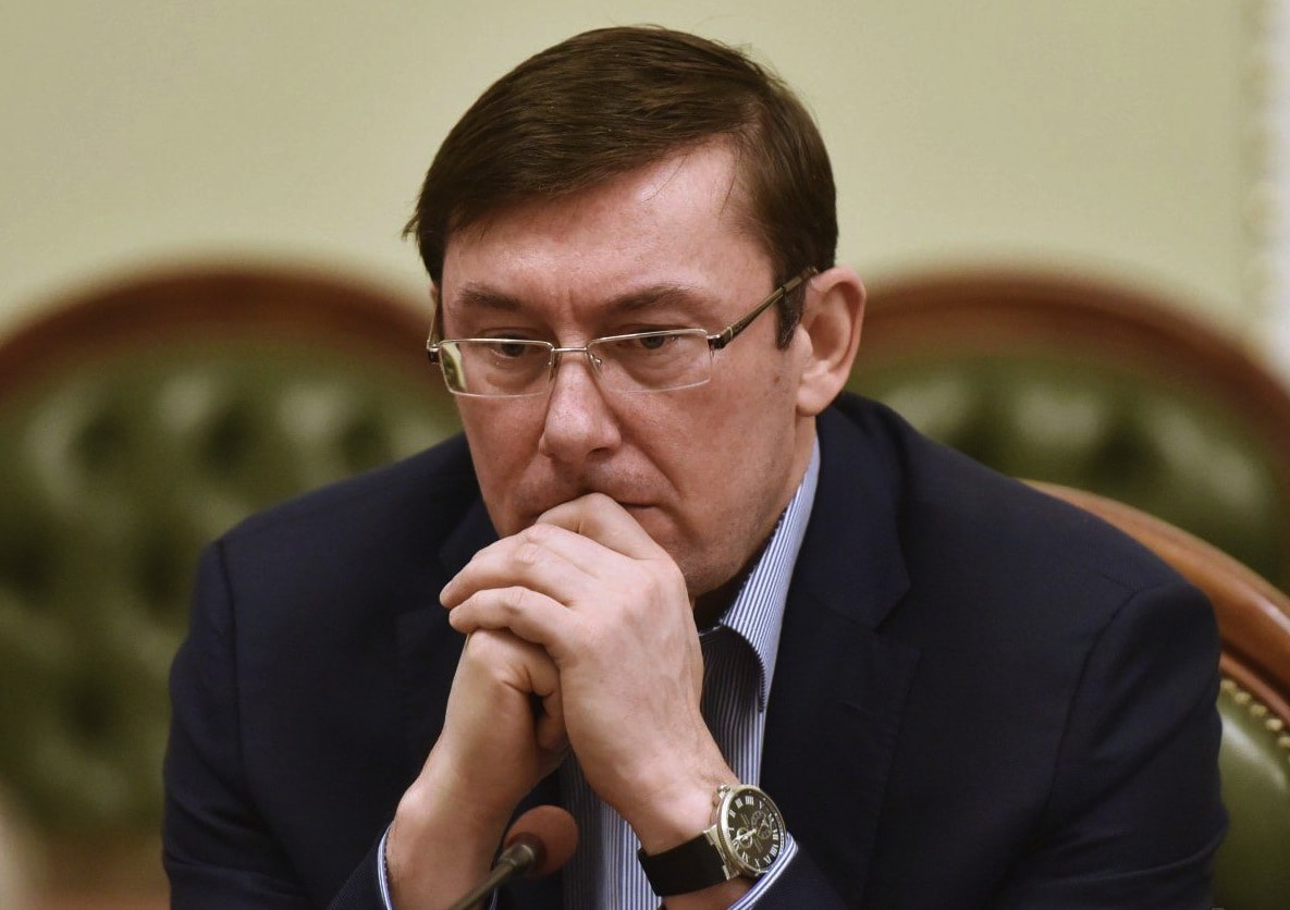 Фото новости: Луценко: Годовая прибыль от нелегальной добычи янтаря в Украине равна потребностям военного бюджета Свежие новости: Луценко: Годовая прибыль от нелегальной добычи янтаря в Украине равна потребностям военного бюджета