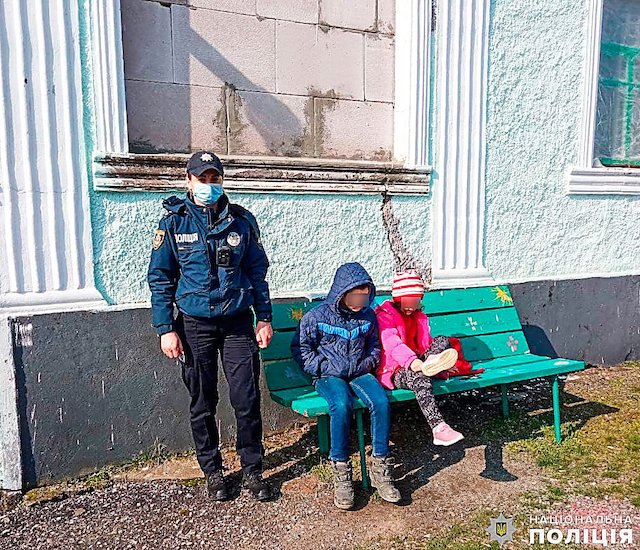 Свежие новости: В Вознесенском районе сотрудница полиции вынесла двоих детей из горящего здания