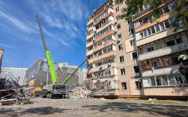 Свежие новости: Який вигляд має 9-поверхівка в Дарницькому районі Києва після удару