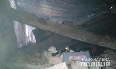 Свежие новости: Полиция расследует взрыв, который произошел в школе Очаковского района