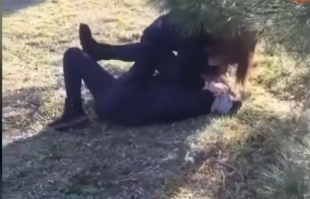 Свежие новости: 12-летнюю девочку в Одессе побила ровесница: видео драки разместили в соцсетях