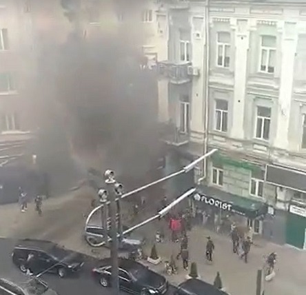 Фото новости: В Киеве возле офиса Медведчука произошел взрыв Свежие новости: В Киеве возле офиса Медведчука произошел взрыв