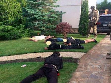 Свежие новости: Полиция задержала вооруженную банду, которая захватывала дома