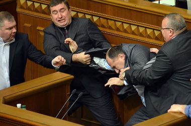 Свежие новости: 90 тысяч штрафа за х@й в эфире. Что написано в законе о 