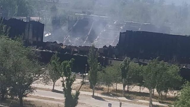 Свежие новости: В Северодонецке россияне уничтожили Ледовый дворец - губернатор Гайдай