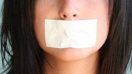 Фото новости: На Николаевщине  отчим изнасиловал несовершеннолетнюю падчерицу Свежие новости: На Николаевщине  отчим изнасиловал несовершеннолетнюю падчерицу