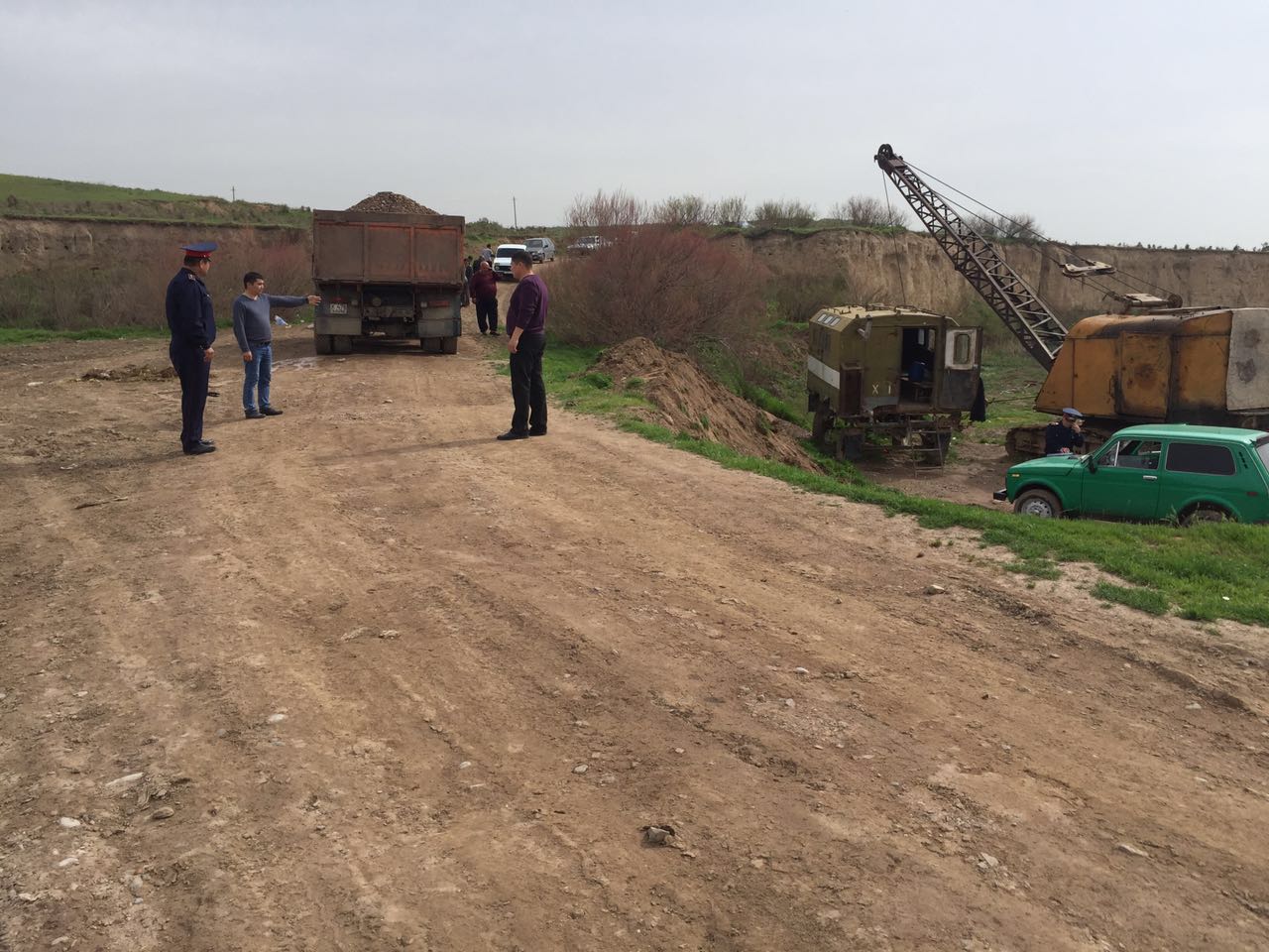 Фото Незаконная добыча различных полезных ископаемых