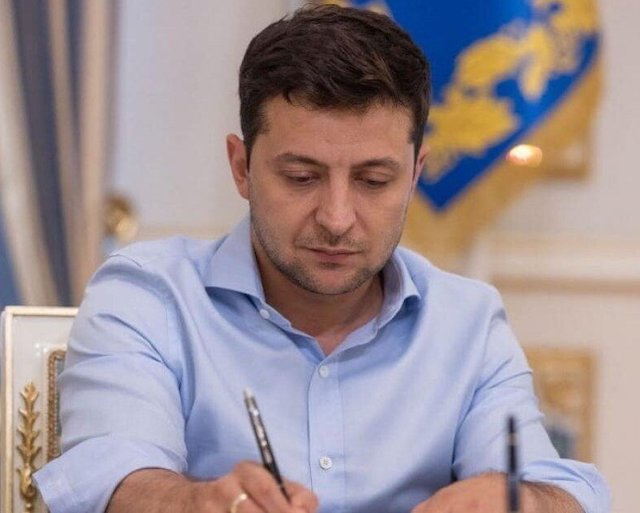 Свежие новости: Зеленский отметил почетными званиями двоих педагогов из Николаева