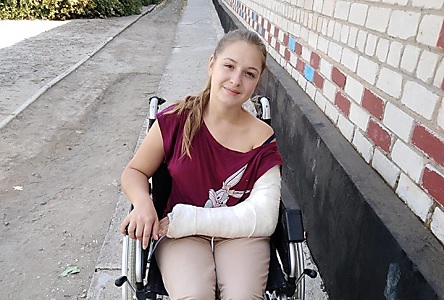 Свежие новости: Девушка, которую сбила машина в центре Николаева, заявила, что её родственники собрали деньги на лечение и не хотят их отдавать