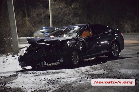 Свежие новости: Под Николаевом «Лексус» врезался в фуру