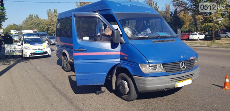 Свежие новости: В Николаеве маршрутка сбила пешехода, переходившего дорогу на зеленый свет