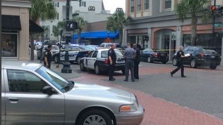 Свежие новости: В США вооруженный мужчина взял в заложники 30 человек в ресторане