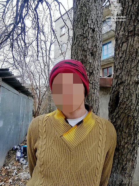 Свежие новости: В Николаеве грабитель снял куртку, чтобы его не узнали, но наоборот привлек внимание патрульных