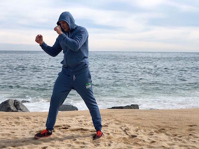 Свежие новости: ВИДЕО: Усик снял мотивирующий ролик для болельщиков