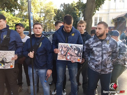 Свежие новости: В Николаеве правые партии митингуют под управлением СБУ – они выступают против «капитуляции»