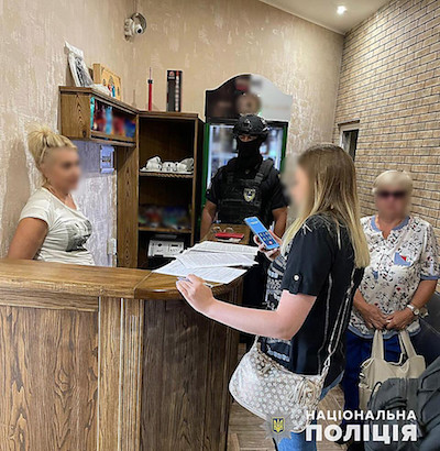 Свежие новости: В Николаеве задержали директора местного гостиничного комплекса и трех администраторов