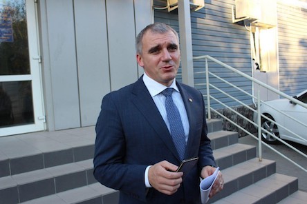 Свежие новости: Сенкевич подал иск в суд с требованием восстановить его в должности мэра