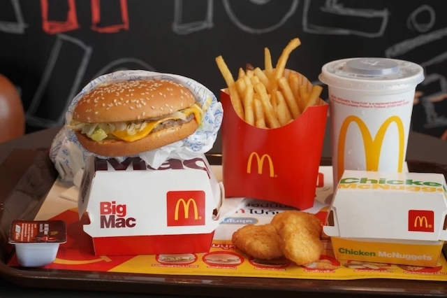 Свежие новости: «Макдональдс» надіслав до Миколаєва 15 фур з бургерами та нагетсами