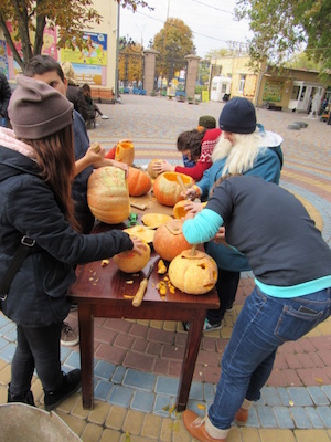 Свежие новости: В Николаеве открыли фотозону с тыквами