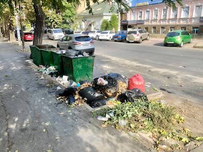 Свежие новости: В Николаеве возле площадок образовались мусорные свалки