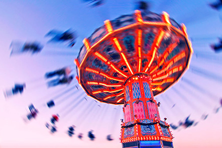 Свежие новости: В Одессе в парке Победы на аттракционе едва не погибли мать с ребёнком