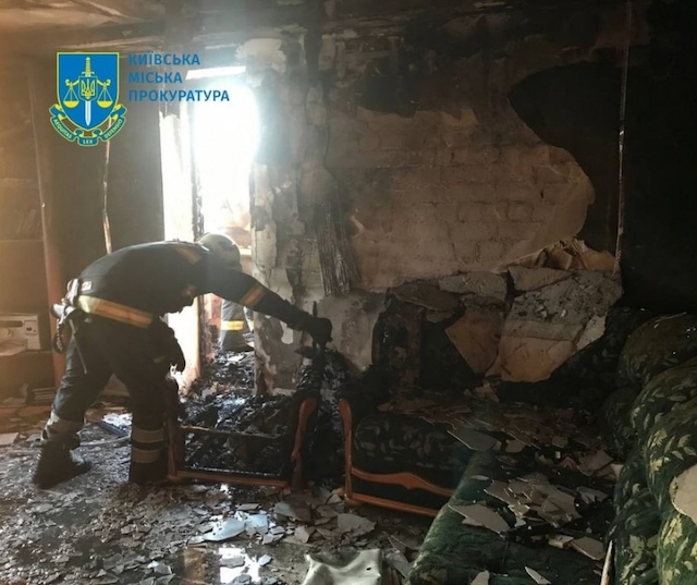 Фото новости: У Києві внаслідок влучення уламків у будинок постраждала дитина Свежие новости: У Києві внаслідок влучення уламків у будинок постраждала дитина