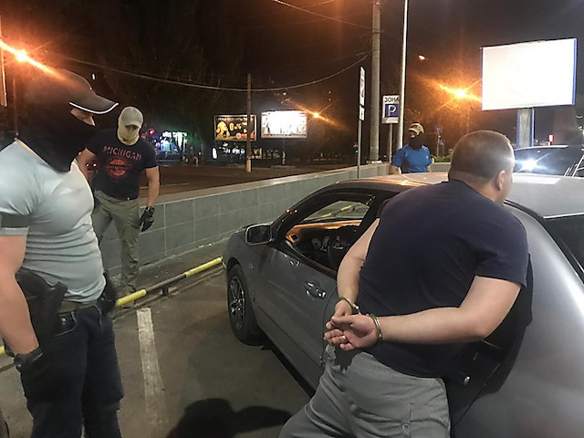 Свежие новости: В Николаеве суд отказался утверждать сделку прокурора и экс-оперативника ГФС, погоревшего на вымогательстве взятки с представителя АЗС