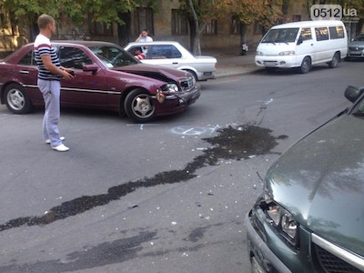 Фото новости: В Николаеве произошло ДТП:  Свежие новости: В Николаеве произошло ДТП: