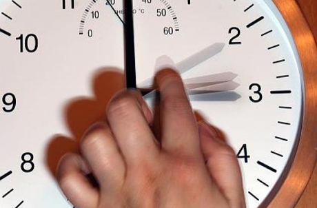 Свежие новости: Этой ночью Украина переходит на зимнее время