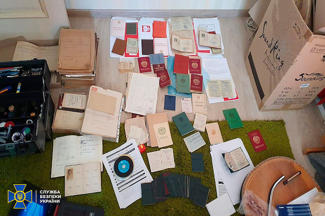 Свежие новости: СБУ разоблачила злоумышленников, которые за 2 тысячи евро подделывали необходимые для получения Карты поляка документы