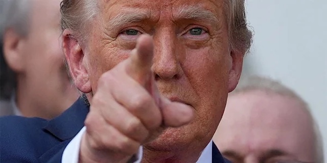 Свежие новости: Трамп наказав розмістити атомні підводні човни через заяви Медведєва