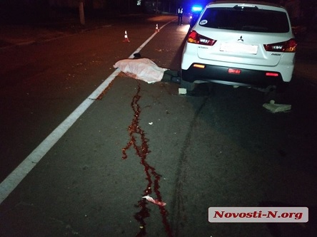 Свежие новости: ФОТО: В Николаеве насмерть сбили пешехода - очевидцы утверждают, что он попал под три автомобиля