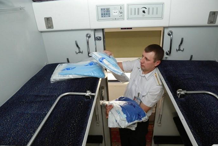 Свежие новости: «Укрзалізниця» повысила цены на постельное белье и чай в поездах