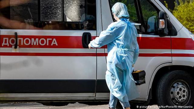 Фото новости: «Люди умирали в скорой помощи», — громада на Николаевщине отрезана от больниц из-за убитых дорог Свежие новости: «Люди умирали в скорой помощи», — громада на Николаевщине отрезана от больниц из-за убитых дорог