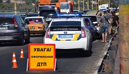 Свежие новости: В Николаеве на Варваровском мосту столкнулись сразу 5 автомобилей: движение практически заблокировано