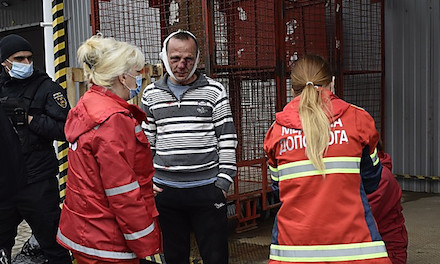 Свежие новости: В Николаеве мужчина на почте избил монтировкой семейную пару