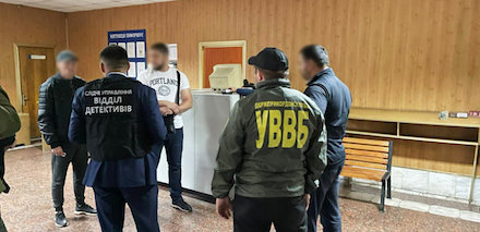 Свежие новости: Россиянин пытался за $1500 взятки попасть в Украину, но попал в СИЗО