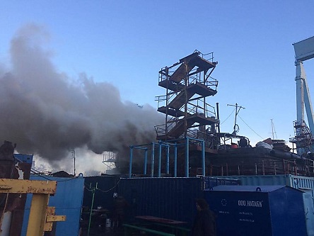 Свежие новости: В Николаеве на верфи «SMG» горел буксир