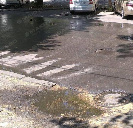 Свежие новости: В центре Николаева снова течет канализационная река