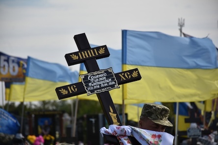 Фото новини: Снігурівщина провела в останню путь свого Захисника — Руслана Соценка Свіжі новини: Снігурівщина провела в останню путь свого Захисника — Руслана Соценка