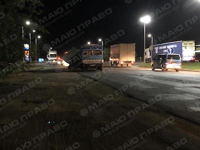 Свежие новости: В Вознесенске перевернулся прицеп грузовика и перекрыл дорогу