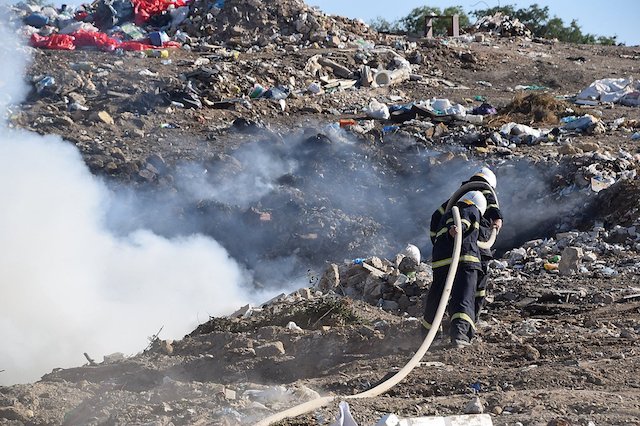 Свежие новости: Под Николаевом горит мусорная свалка – спасатели ликвидируют пожар