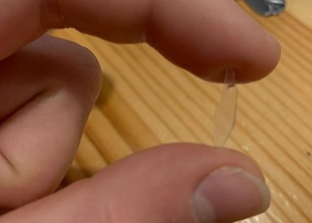 Свежие новости: В николаевском кафе мужчине подали круассан с курицей и битым стеклом