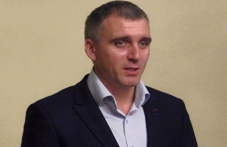 Свежие новости: Сенкевича обвинили в том, что он не выполняется обещание Порошенко передать спортшколу «Зори» Николаеву